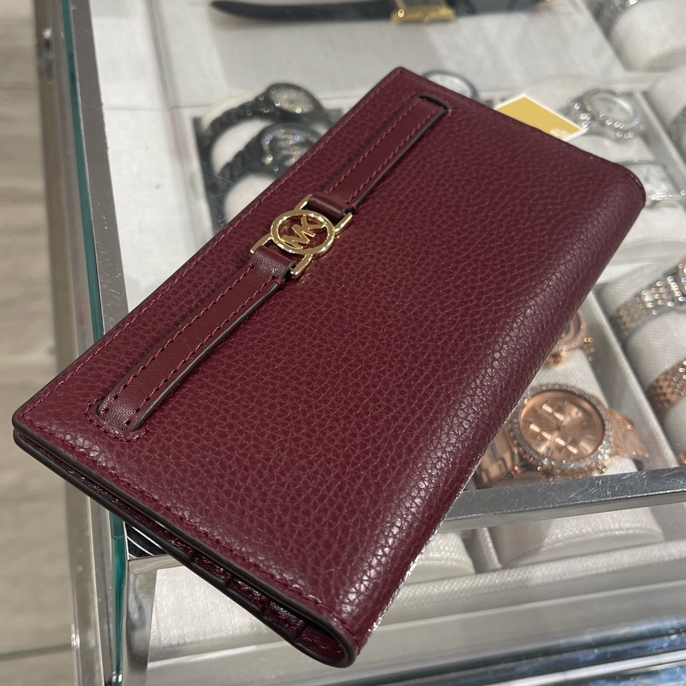 Michael Kors Reed Lg Bifold Pebbled Leather Snap Wallet Card Case 
Oxblood 
NWT - Picture 5 of 16
